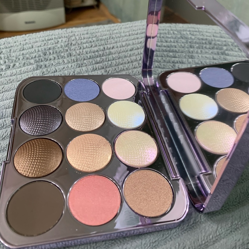 Becca eyeshadow pallet